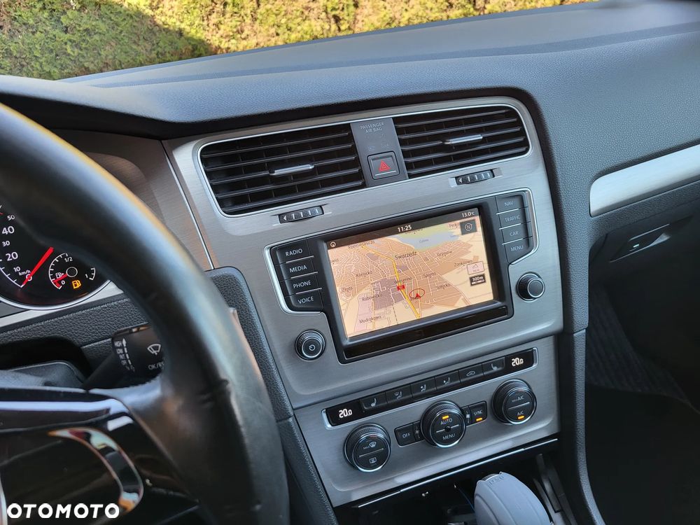 Volkswagen Golf - 10