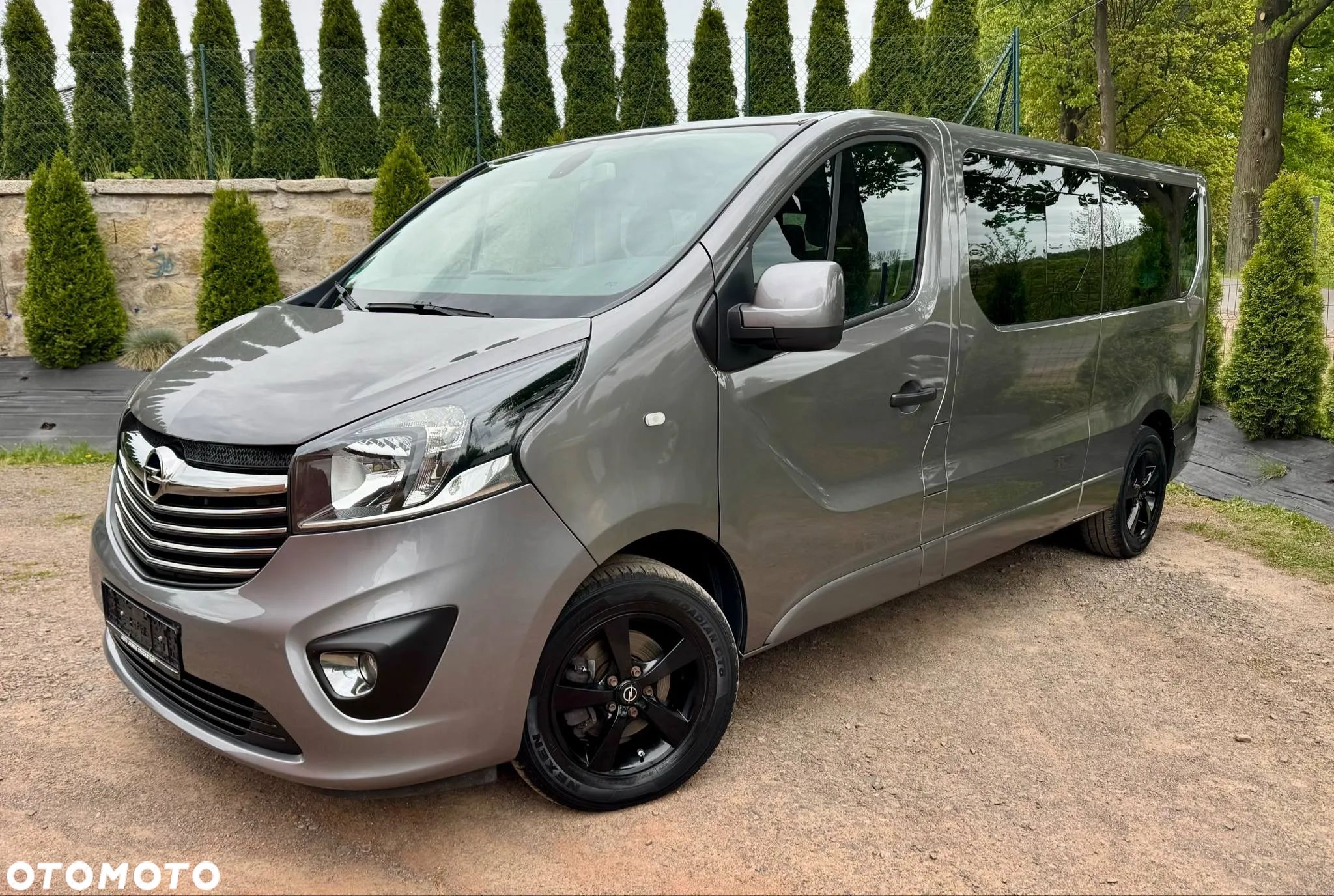 Opel Vivaro L2H1 2,9t Elegance Premium - 1