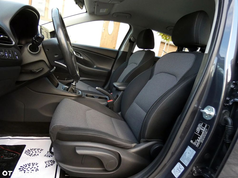 Hyundai i30 1.5 DPI Comfort - 27