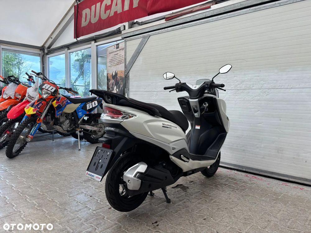 Suzuki Burgman - 18