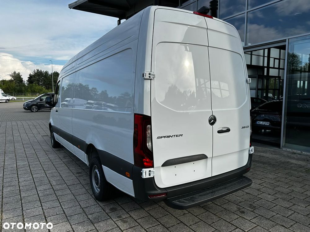 Mercedes-Benz Sprinter - 9