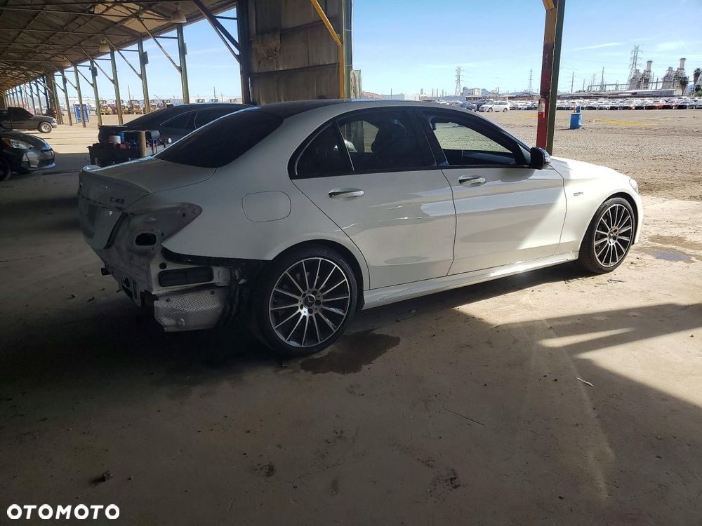 Mercedes-Benz Klasa C AMG 43 4-Matic - 4