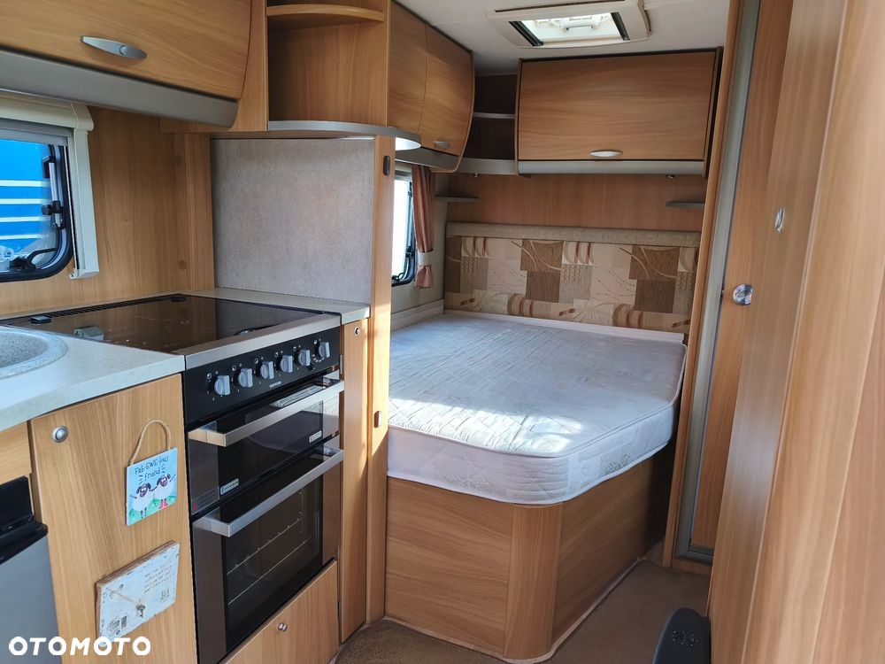 SWIFT CHARISMA 535 - 26