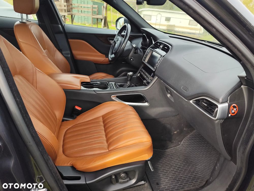 Jaguar F-Pace - 15