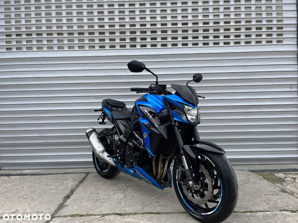 Suzuki GSX - 29