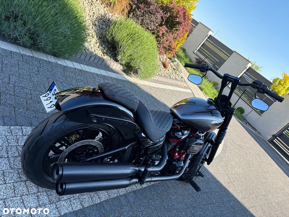 Harley-Davidson Softail Street Bob - 7
