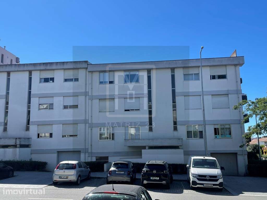 APT T2 | RENOVADO | ÚLTIMO PISO | LUGAR DE GARAGEM | MAIA - Grande imagem: 2/16
