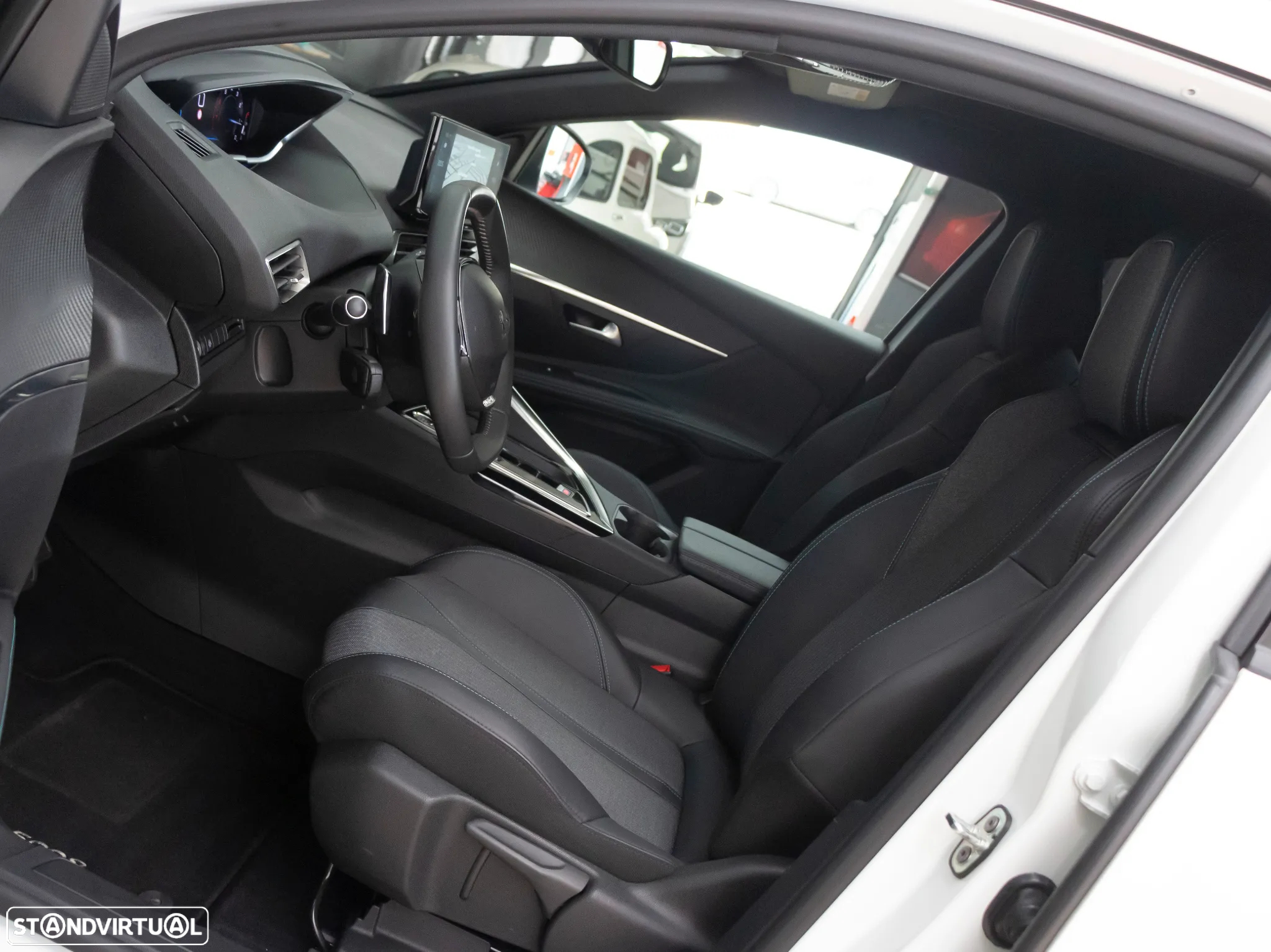 Peugeot 5008 1.2 PureTech Allure EAT8 - 17