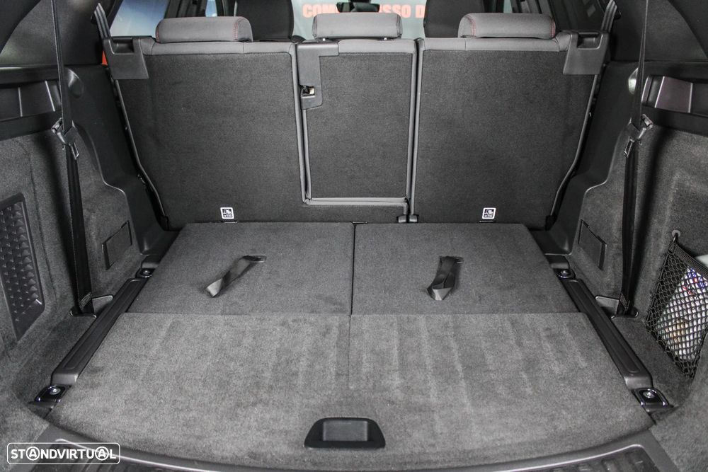 Land Rover Discovery Sport 2.0 eD4 R-Dynamic S 7L - 32