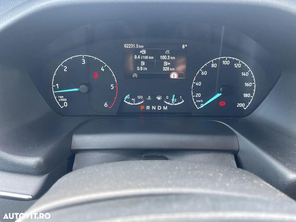 Ford Tourneo Custom - 12