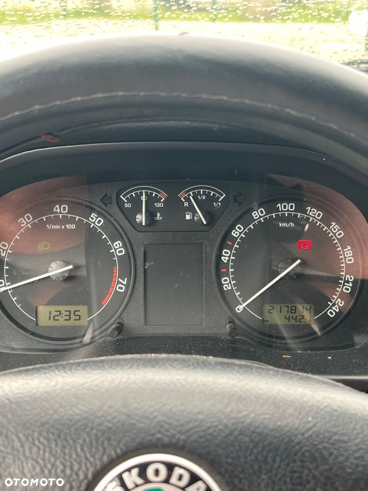 Skoda Octavia 1.6 Tour Classic - 11