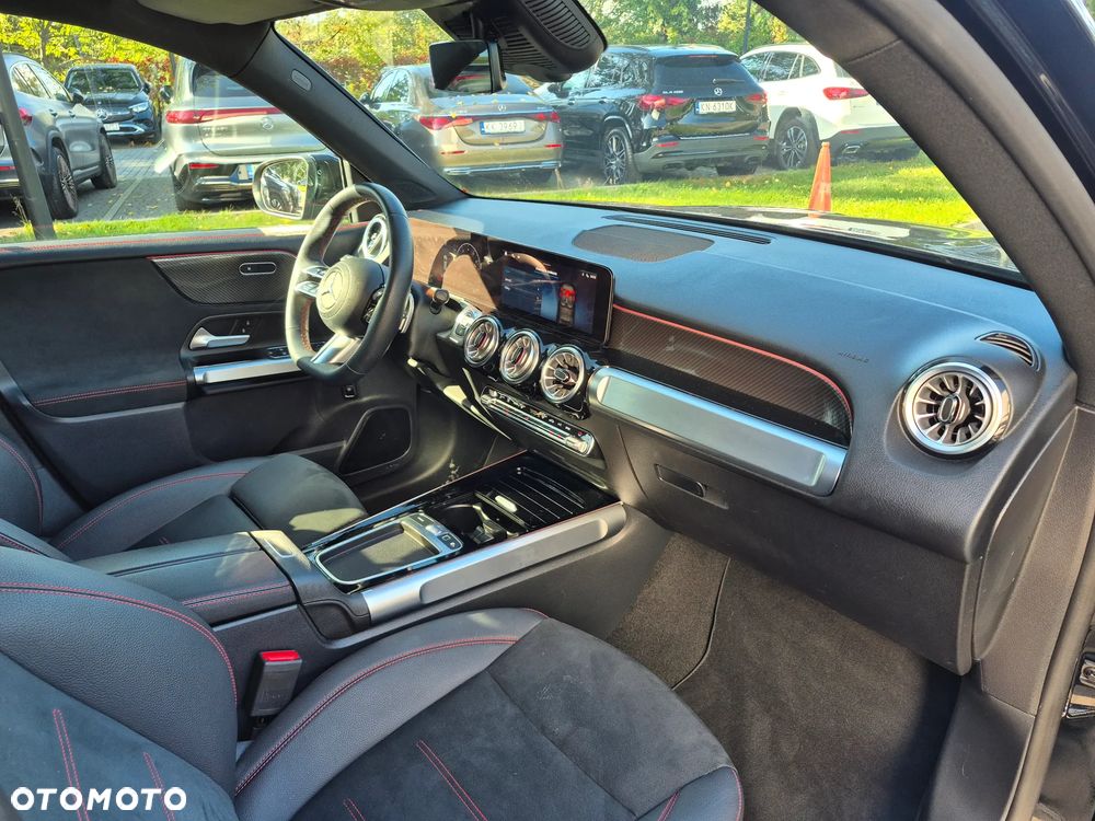 Mercedes-Benz GLB 200 AMG Line 7G-DCT - 30
