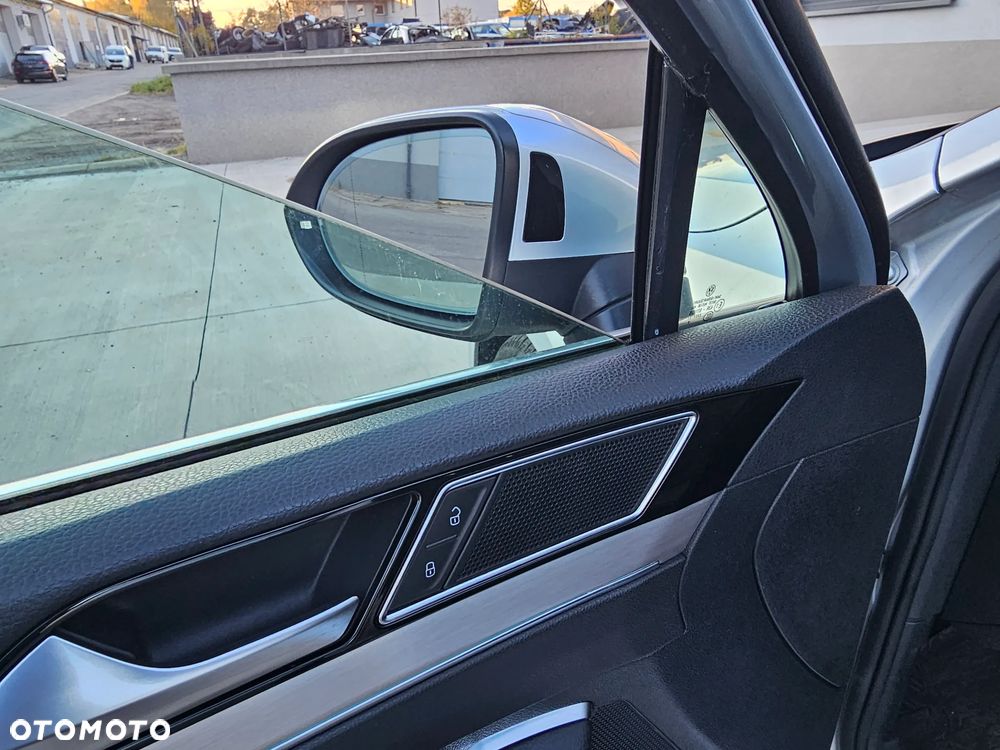 Volkswagen Passat 2.0 TDI SCR DSG Elegance - 21