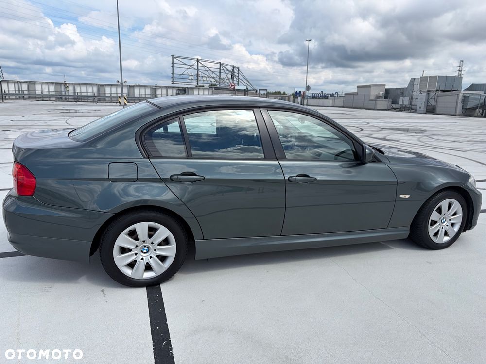 BMW Seria 3 318i - 31
