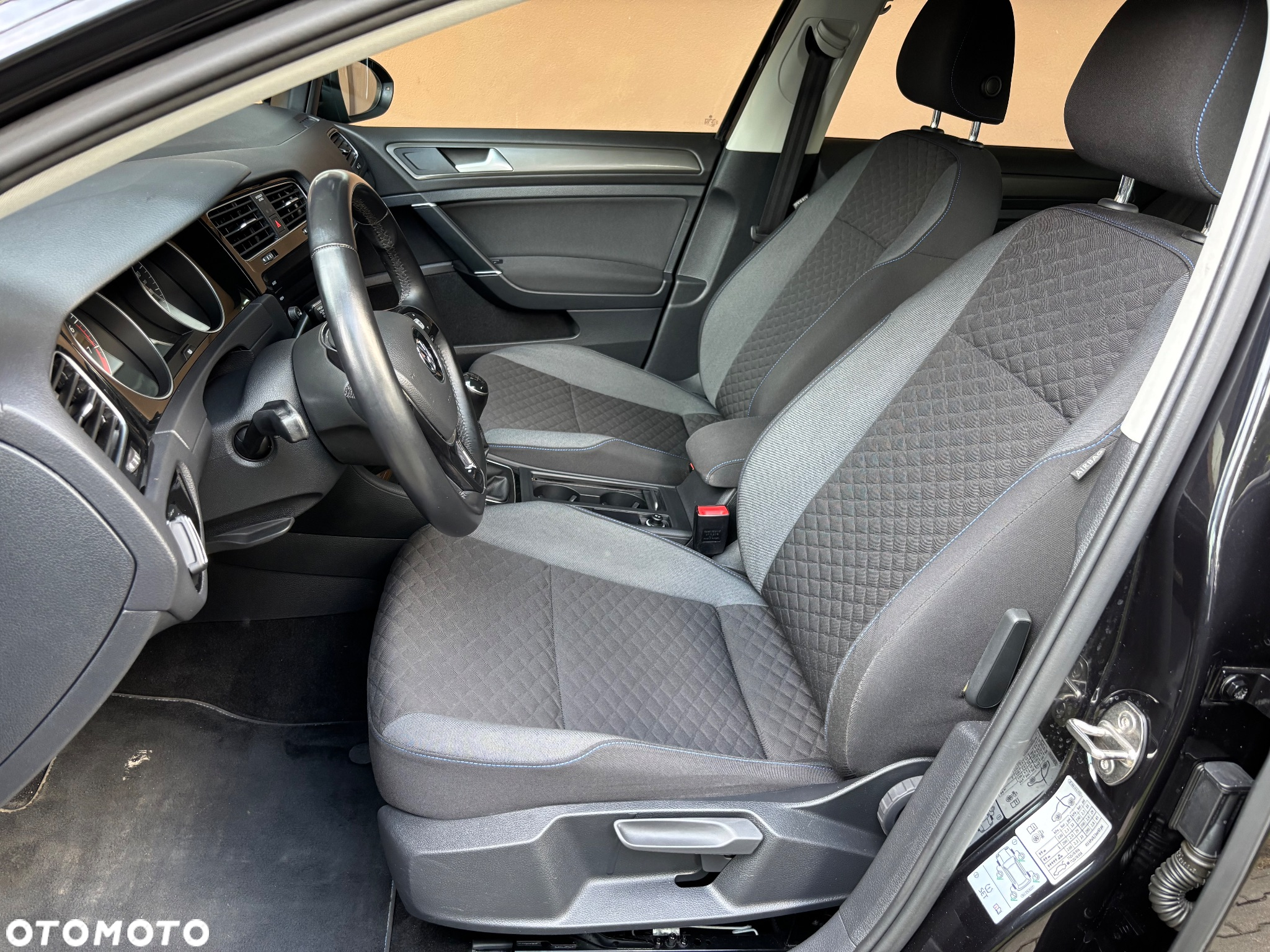 Volkswagen Golf 1.0 TSI OPF Comfortline - 27