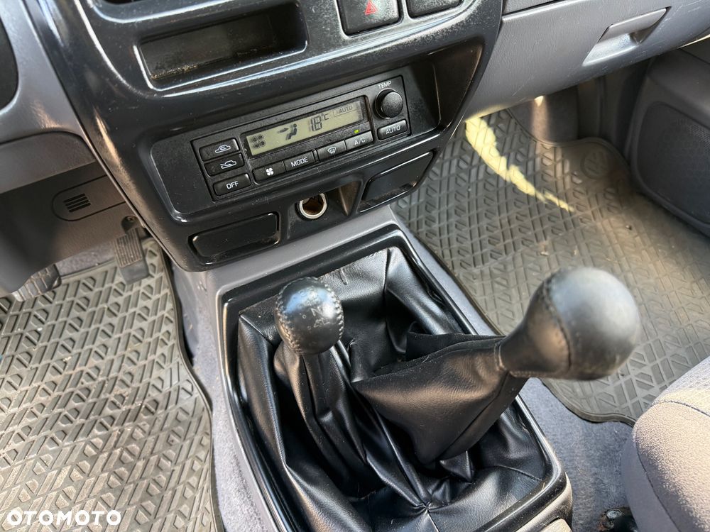 Nissan Pickup 2.5 TDi Comfort - 23