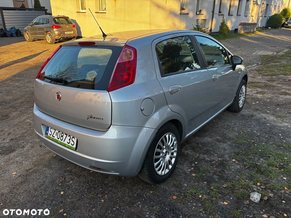 Fiat Grande Punto Actual 1.4 8V Estiva Blue&Me - 4