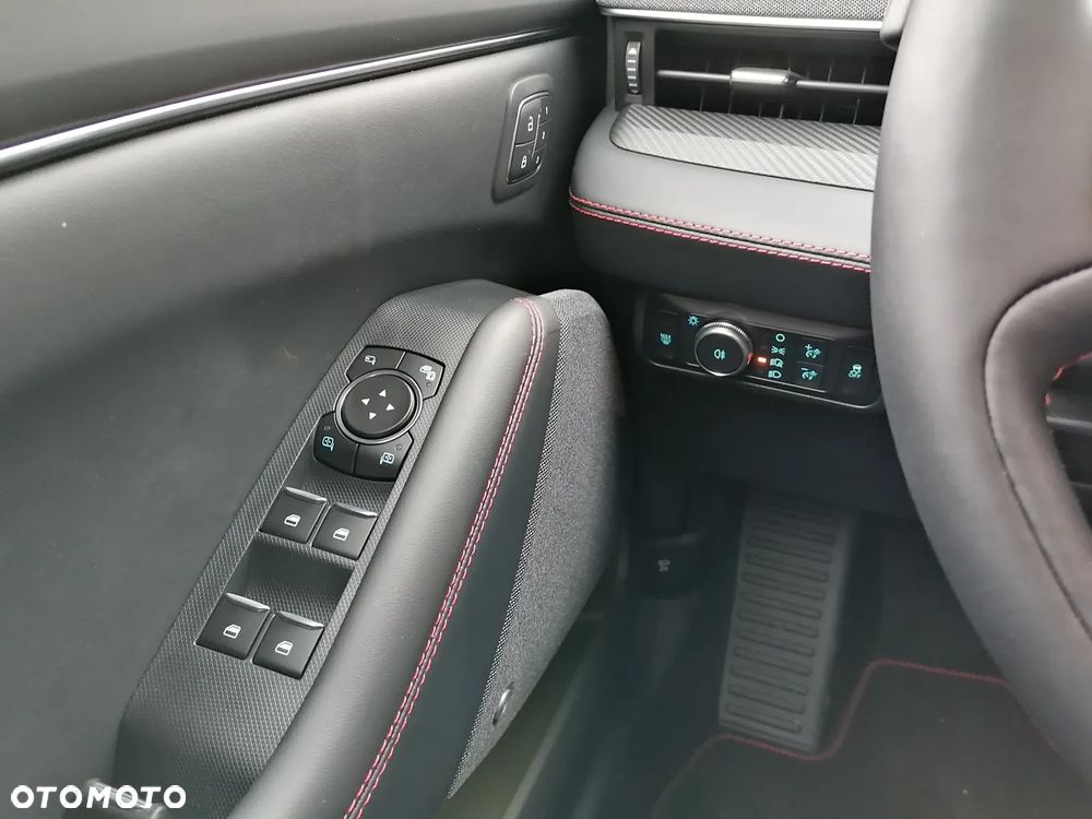 Ford Mustang Mach-E 98kWh AWD Premium - 29