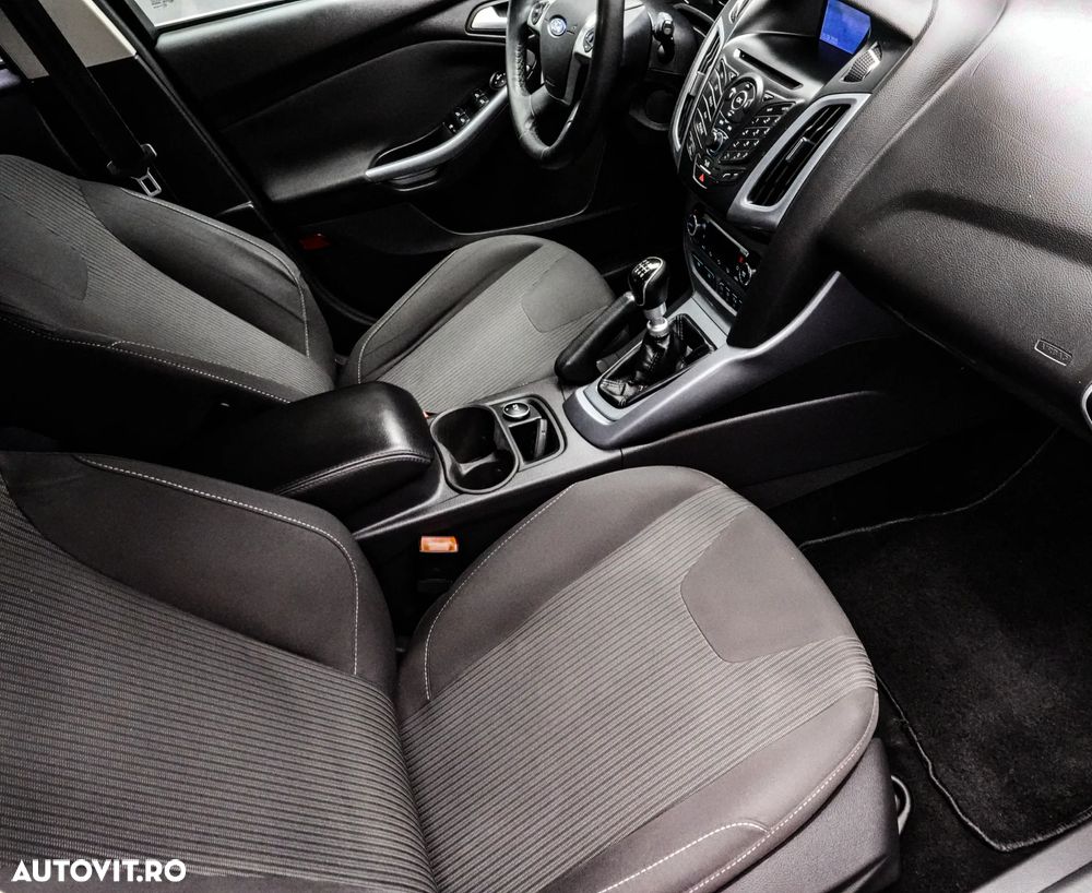 Ford Focus 1.6 TDCI DPF Titanium - 12