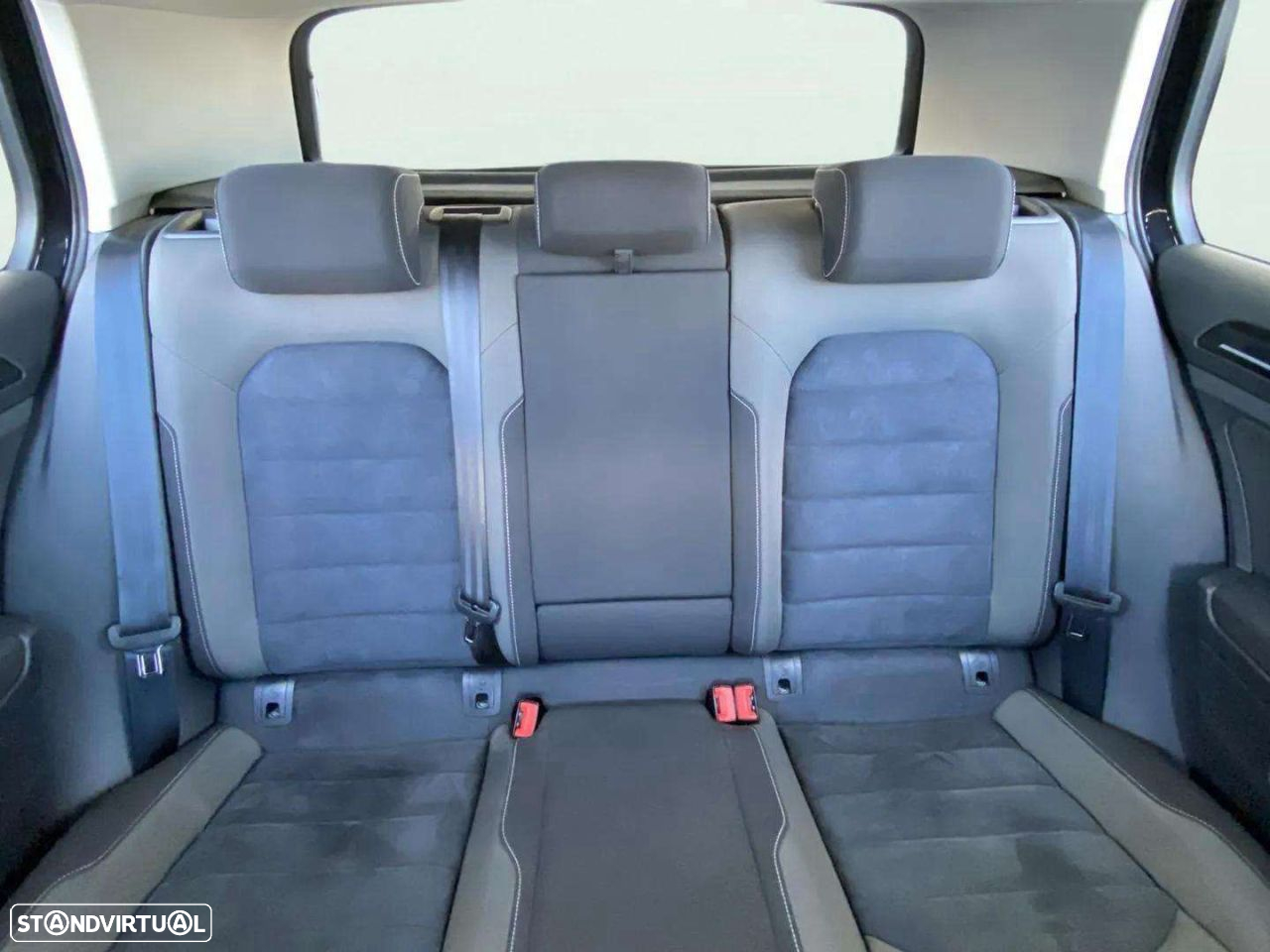 VW Golf 1.6 TDi Highline - 12