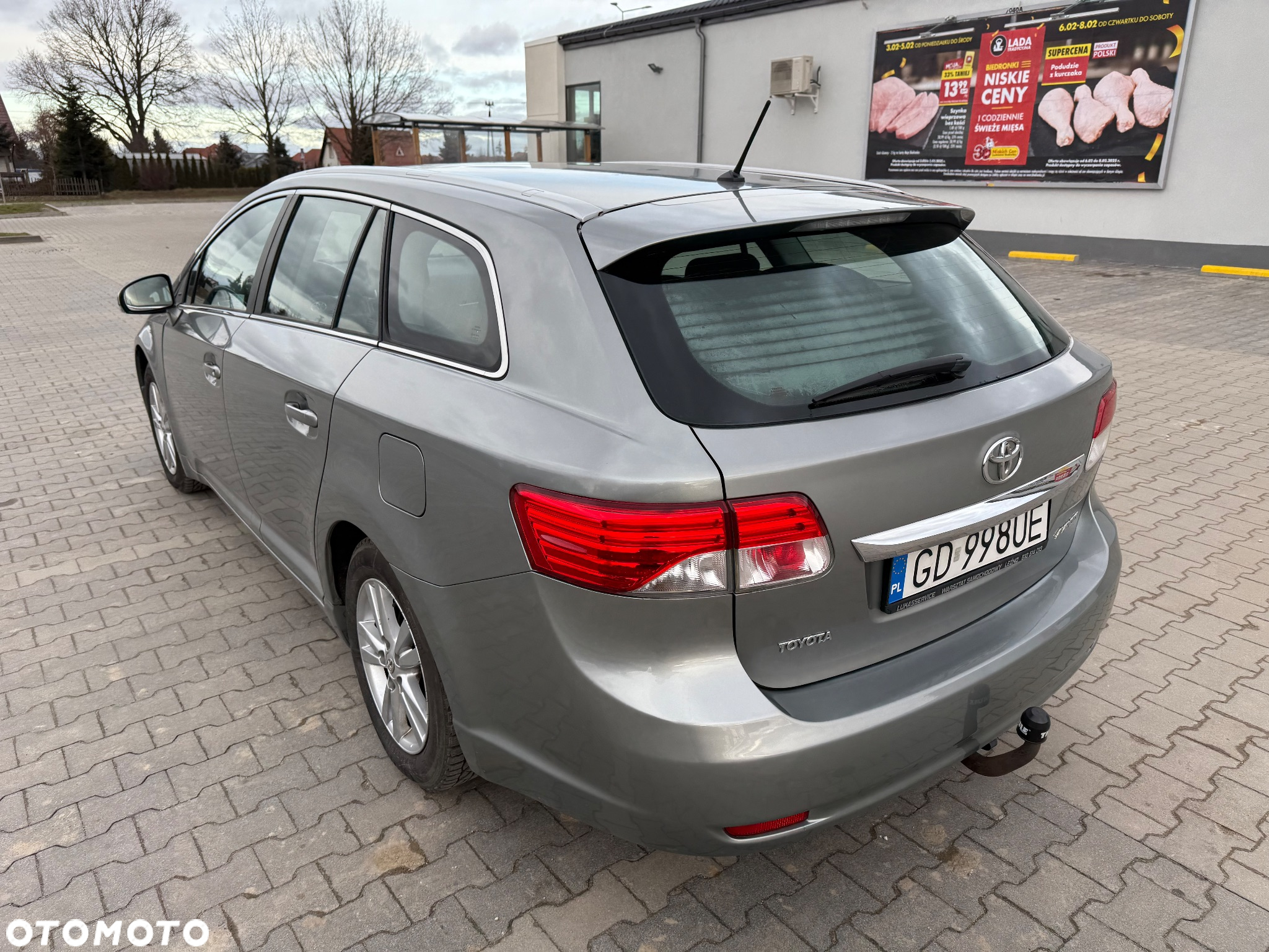 Toyota Avensis - 8