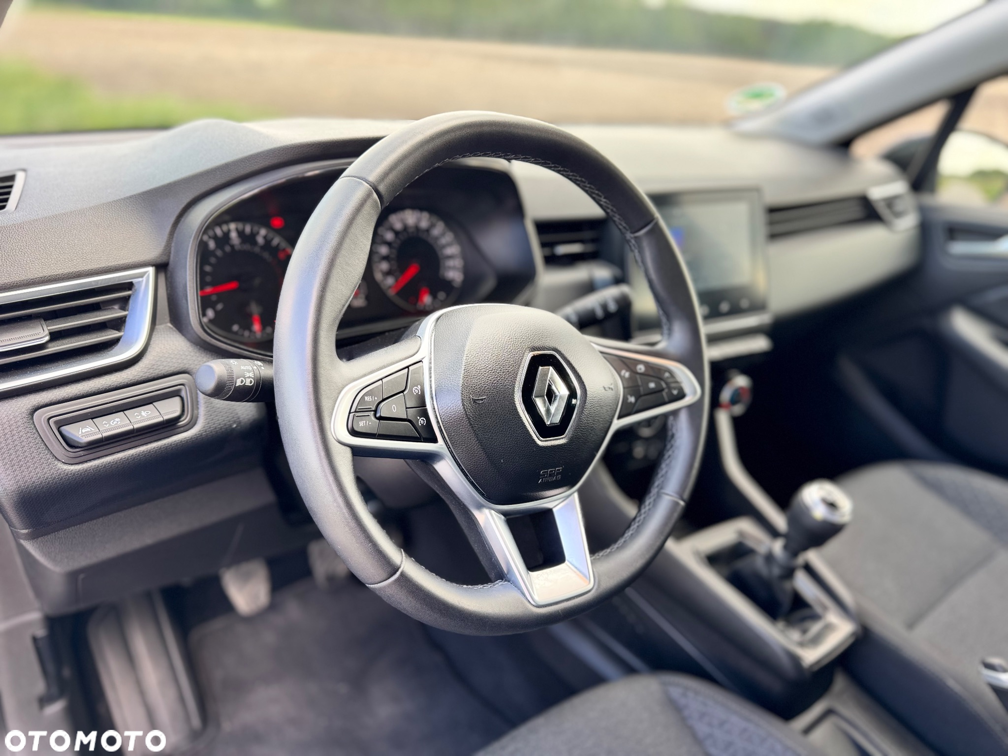 Renault Clio TCe 90 EVOLUTION - 19