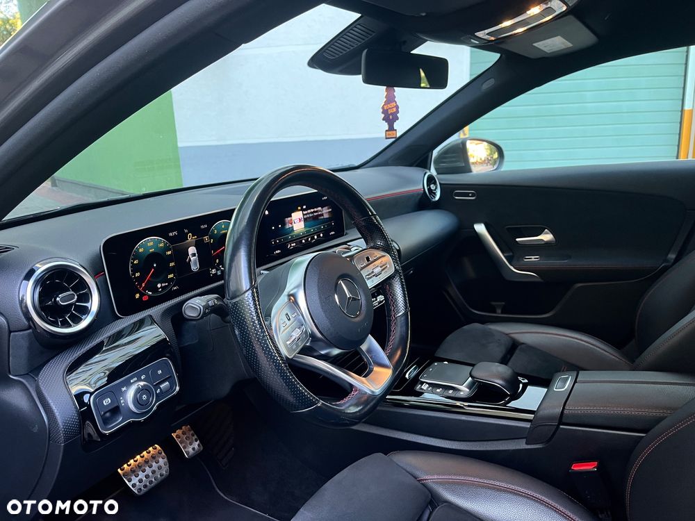 Mercedes-Benz Klasa A 180 7G-DCT Edition AMG Line - 24