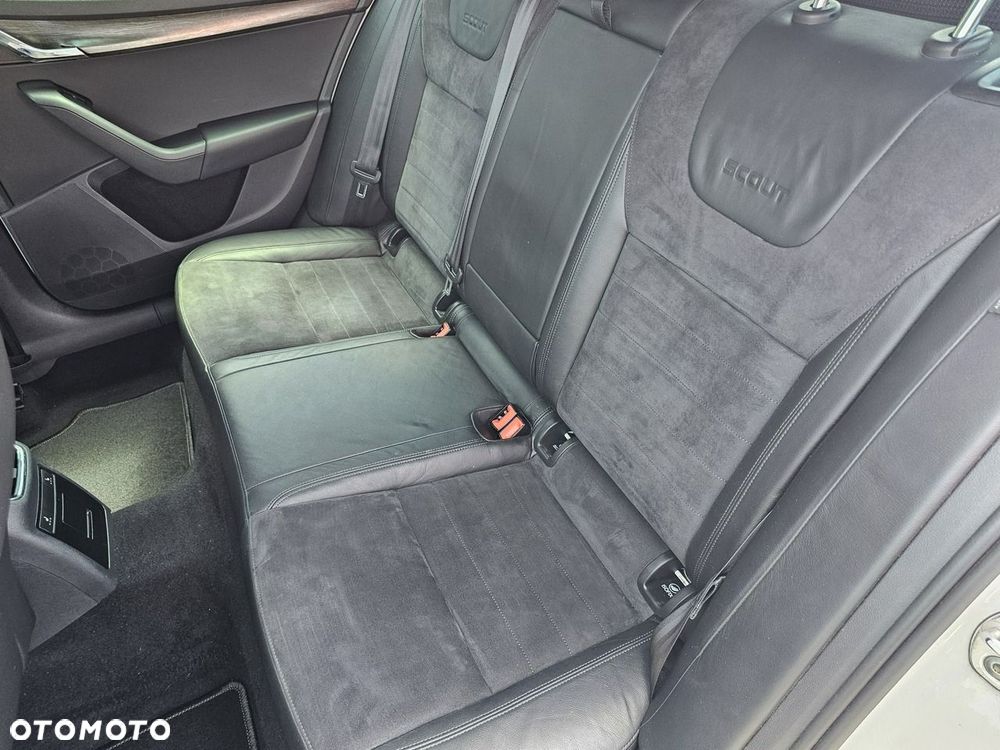 Skoda Octavia 2.0 TDI 4x4 DSG Scout - 18