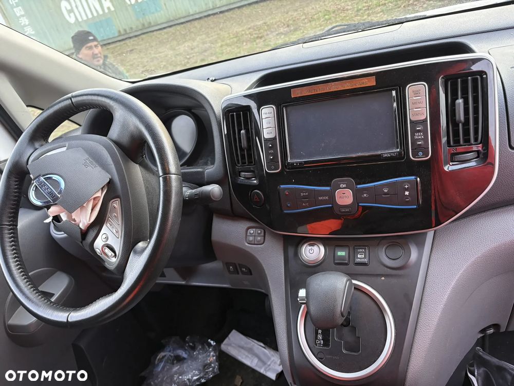 Nissan e-NV200 - 14