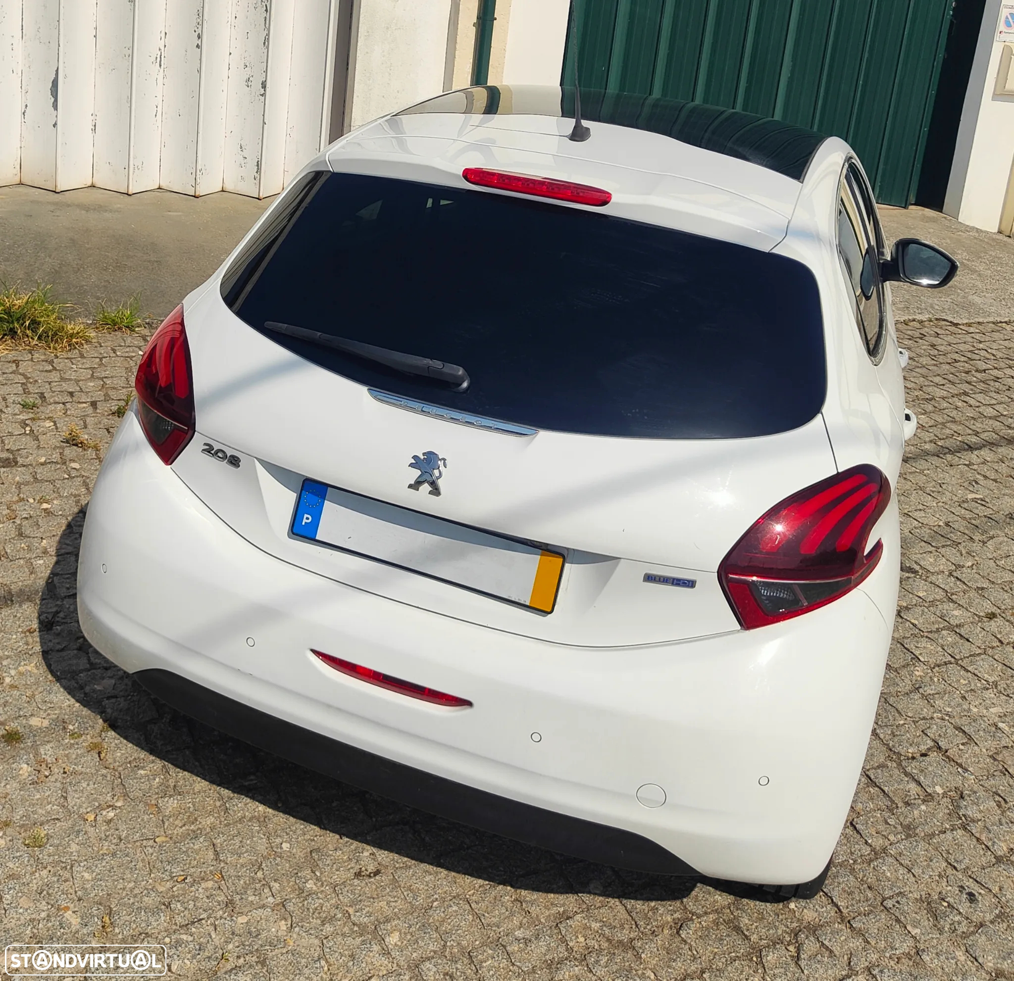 Peugeot 208 1.6 BlueHDi Allure - 4