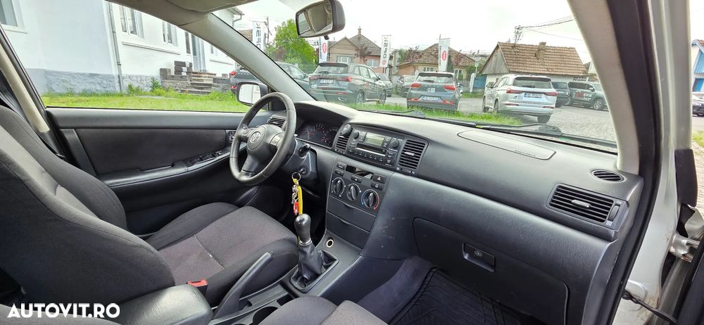 Toyota Corolla 1.6 Sdn. Xellence - 16