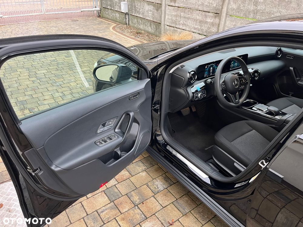 Mercedes-Benz Klasa A 180 d 7G-DCT Edition 19 - 16