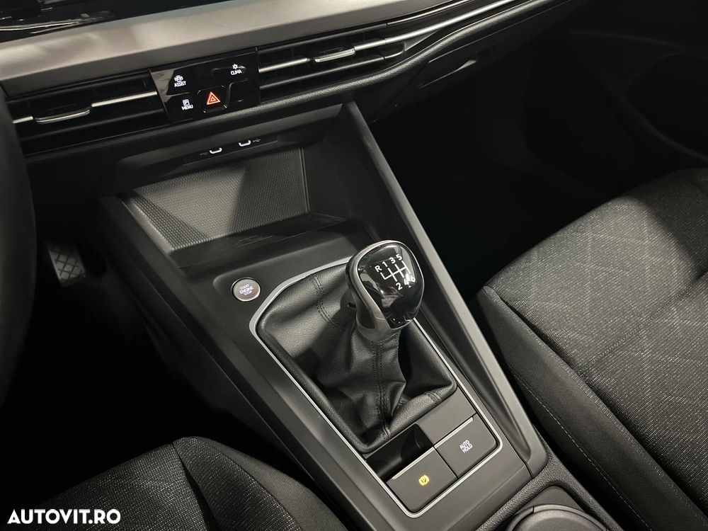 Volkswagen Golf - 28