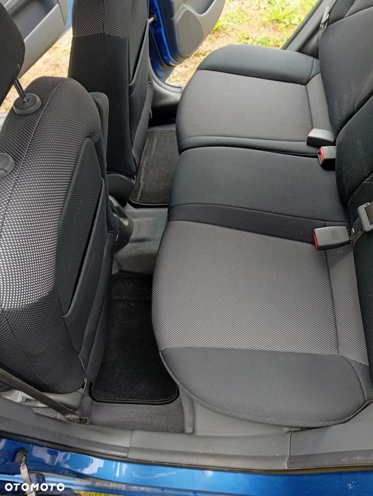 Kia Rio - 6