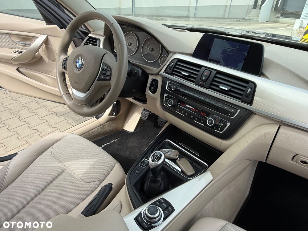 BMW Seria 3 320i Modern Line - 28