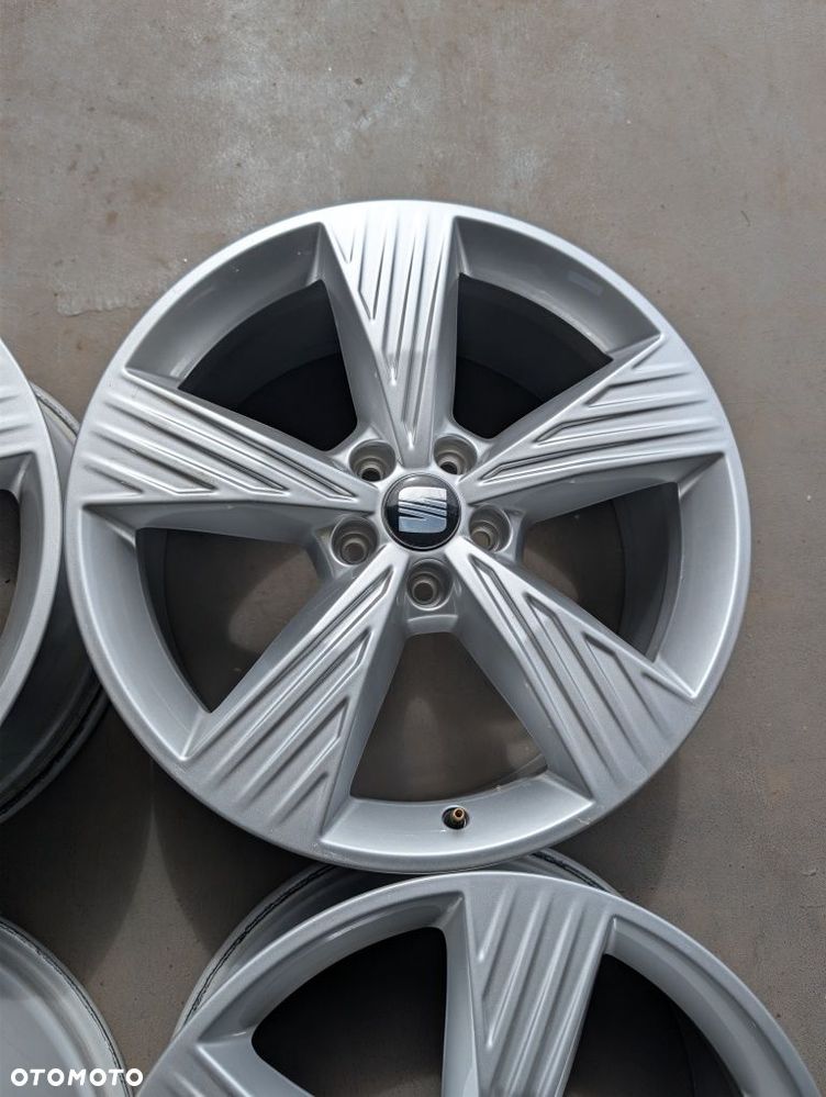 FELGI ALUMINIOWE Seat 8" x 19" x 5x112 x 57,1 x ET45 - 3