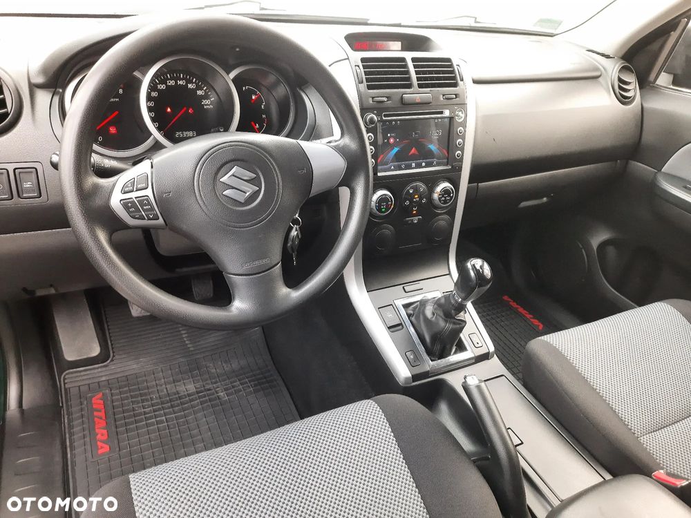 Suzuki Grand Vitara 1.6 Comfort - 10