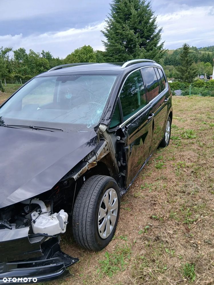 Volkswagen Touran 2.0 TDI SCR Comfortline - 18