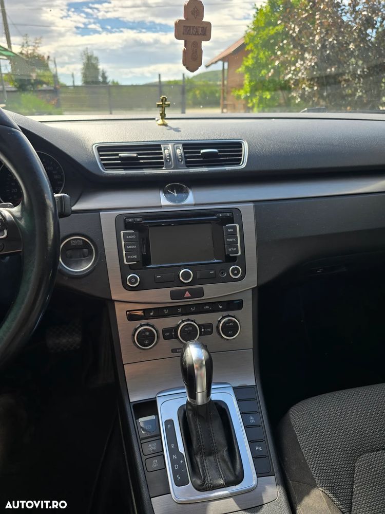 Volkswagen Passat 2.0 TDI BlueMotion Technology DSG Comfortline - 10