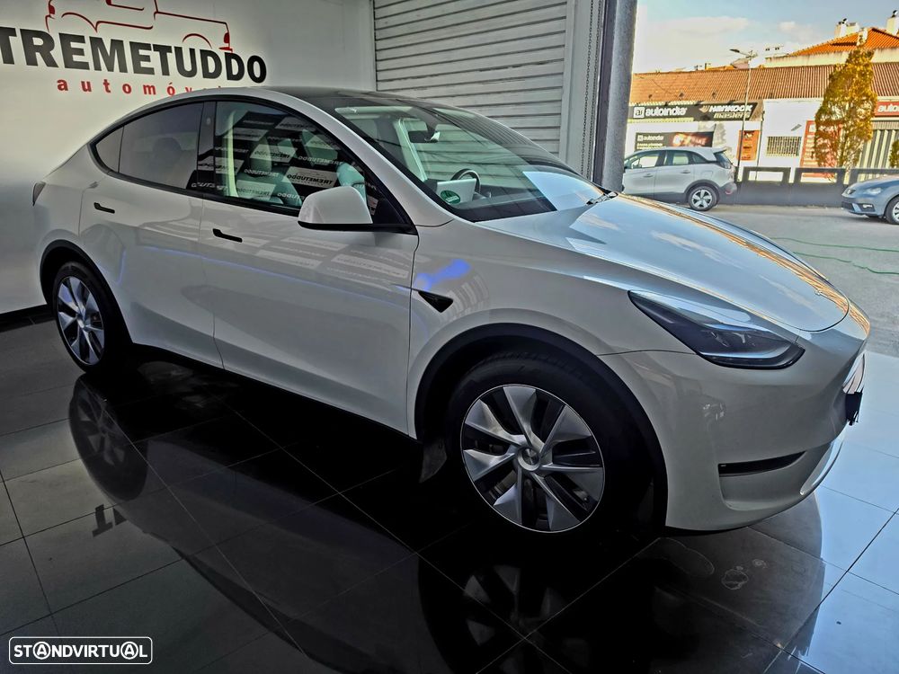 Tesla Model Y Long Range Dual Motor AWD - 2
