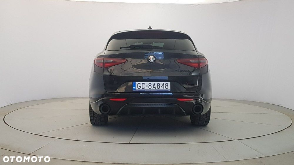 Alfa Romeo Stelvio - 6