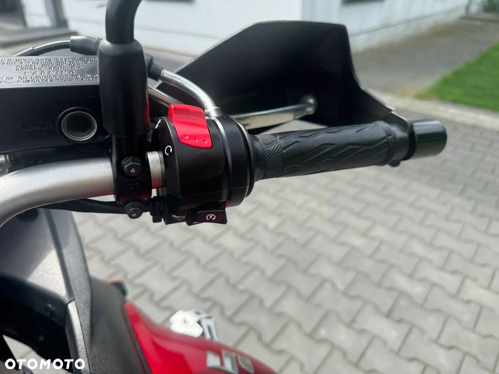 Suzuki V-STROM - 35