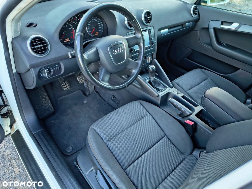 Audi A3 Sportback - 12