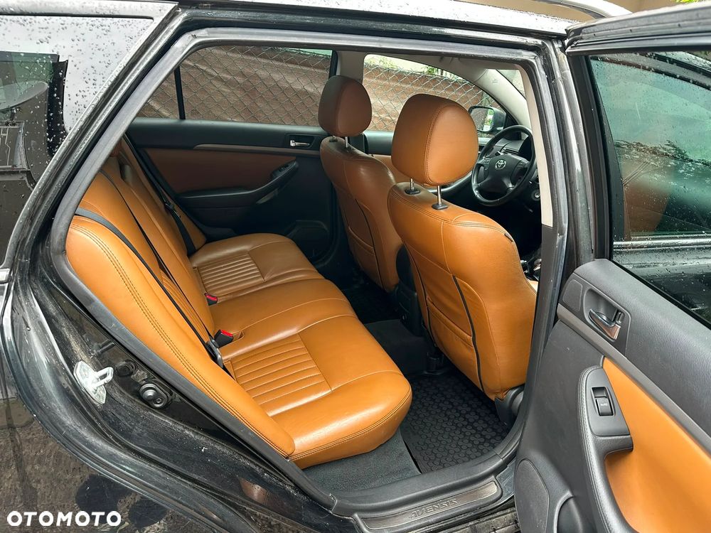 Toyota Avensis - 11
