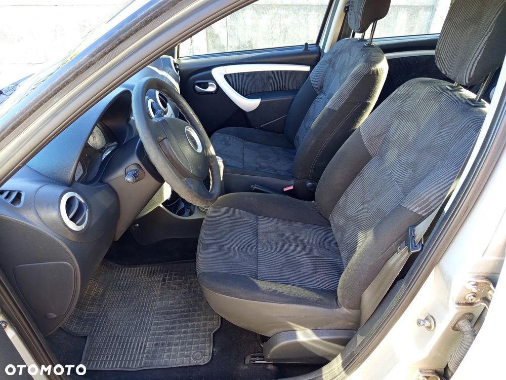 Dacia Sandero 1.6 Laureate - 7