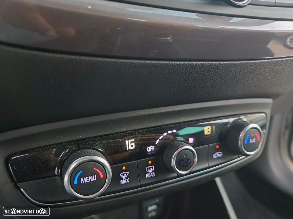 Opel Crossland X 1.2 T Innovation - 33