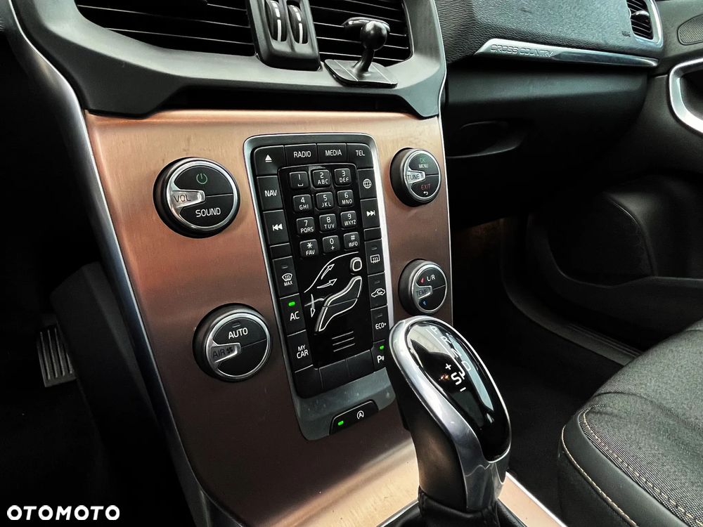Volvo V40 Cross Country D2 Geartronic Momentum - 6