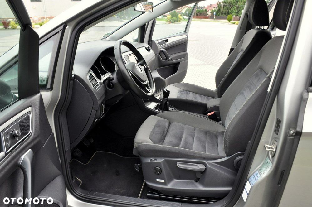 Volkswagen Golf Sportsvan - 21