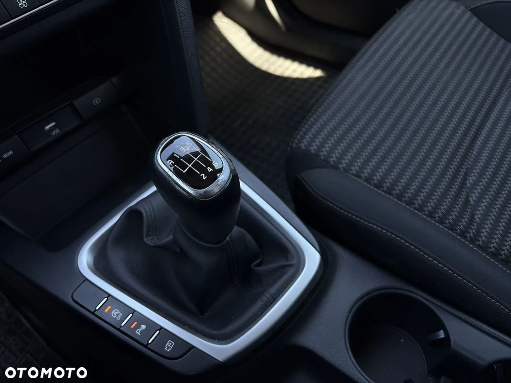 Kia Ceed 1.5 T-GDI M - 22