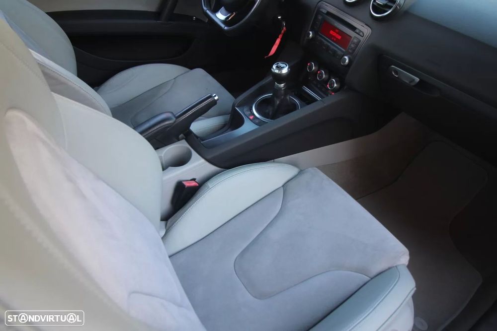 Audi TT Coupé 2.0 TDI quattro - 18